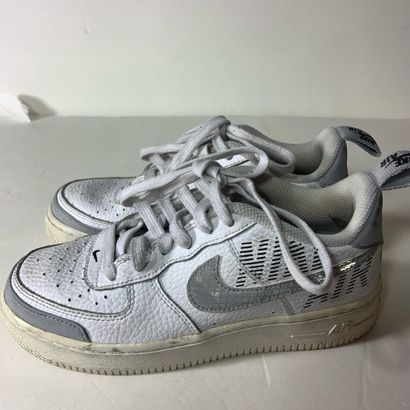Nike Air Force 1 Size 4Y Kids White and reflective silver boys or girls sneaker - Picture 8 of 11